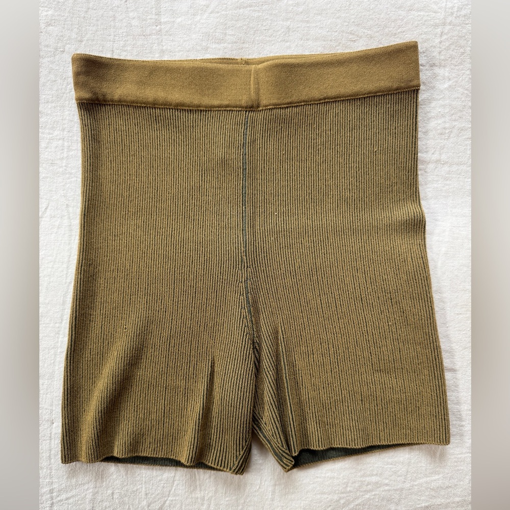 Jacquemus La Montagne 'Le Short Arancia' Shorts, khaki